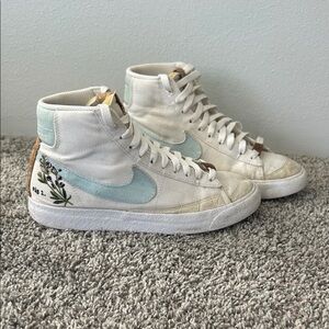 Nike Women's Floral High-Top Indigo Blazers - White Cream and Light Blue